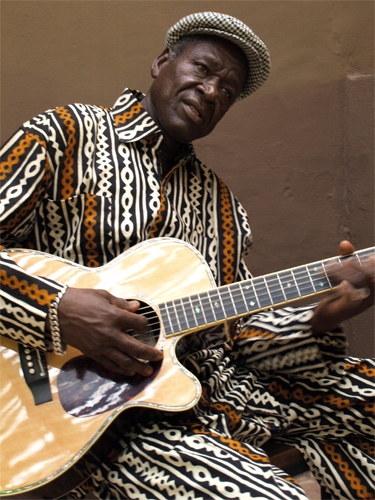 Concert de Boubacar Traoré + Djenkafo