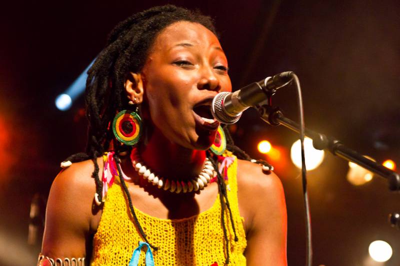 Fatoumata Diawara en concert à Vincennes
