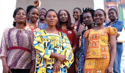Femmes artistes au Cameroun (Art of This Place Women [...]