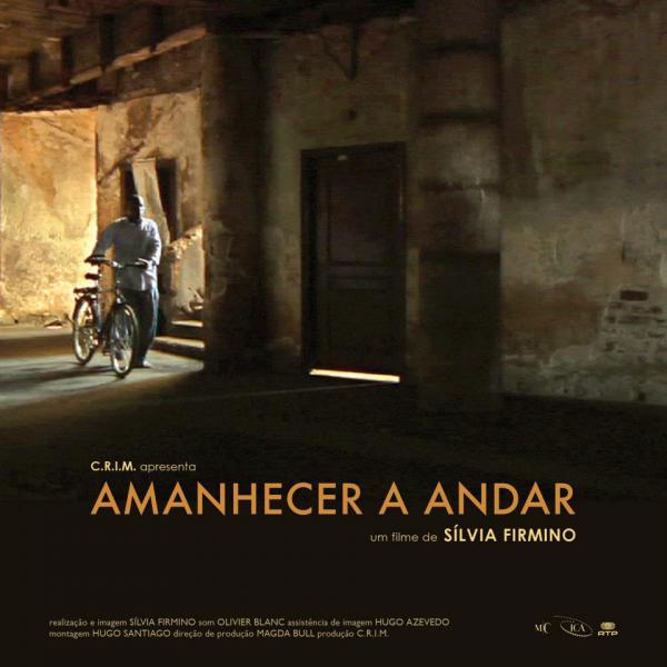 Amanhecer a andar (Walking at Dawn)