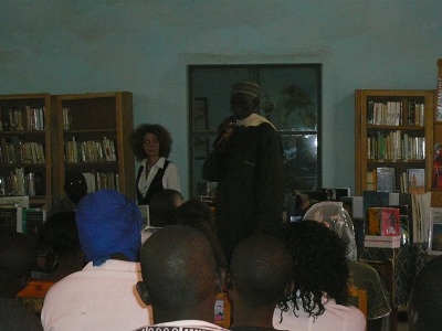 Inauguration Fonds de bibliothque 2010/ Mr Hama Sissao et Daphn Bitchatch/ Sgou/ Mali