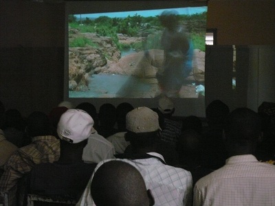 Projection du film "Foly" de Sophie Comtet Kouyat/ Sgou/ Mali/ Janvier 2009.