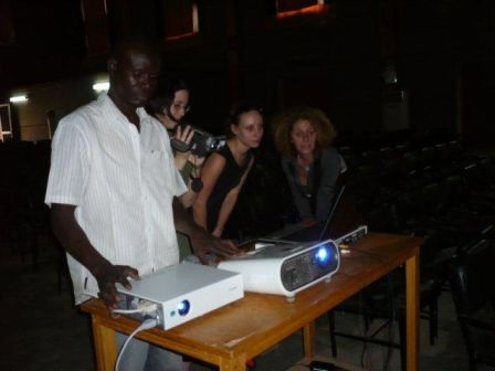 Le Projectioniste technicien du cinma Le Mieru Ba/ Sgou. Mali/ Janvier 2010