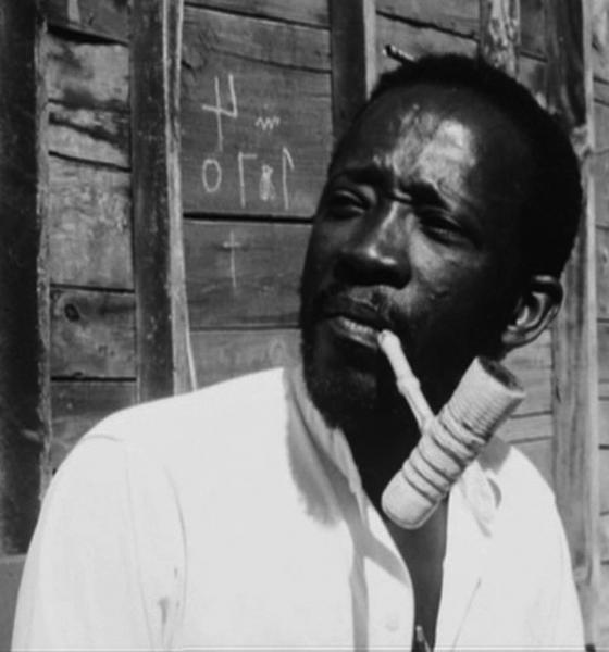 "L'Homme à la Pipe" : SEMBENE Ousmane